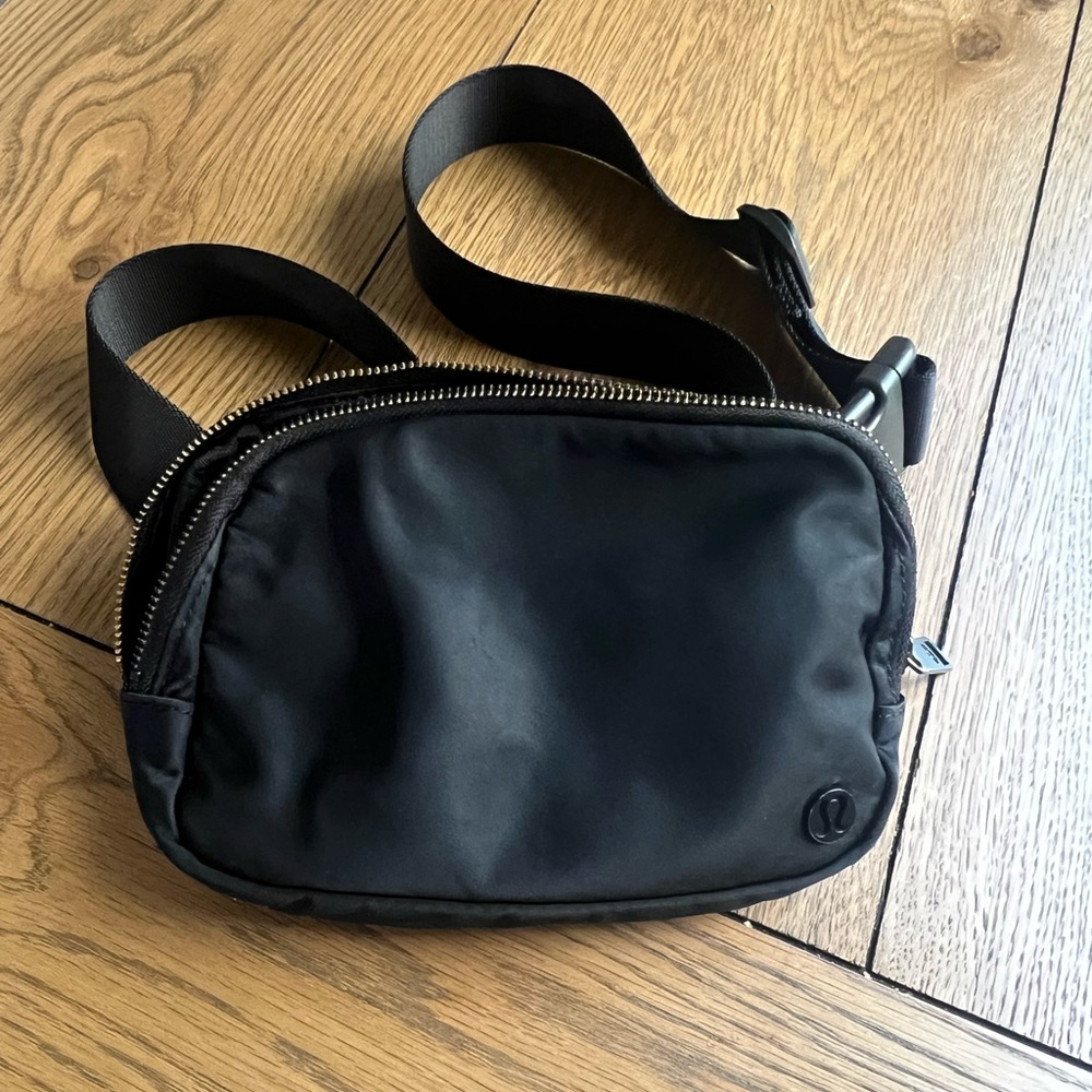 Everywhere belt bag
